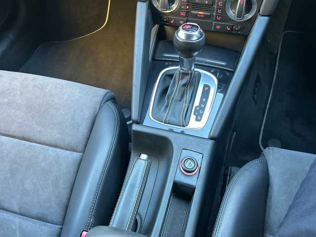 アウディ Ｓ３ スポーツバック 東京都 2009(平21)年 8.8万km 白 純正ナビ/　＜フルセグTV/DVD/CD/Bluetooth＞/ETC/ハーフレザーシート/シートヒーター/パワーシート/前方ドライブレコーダー/パドルシフト/革巻きステアリング/スペアキー/純正フロアマット/取扱説明書/保証書