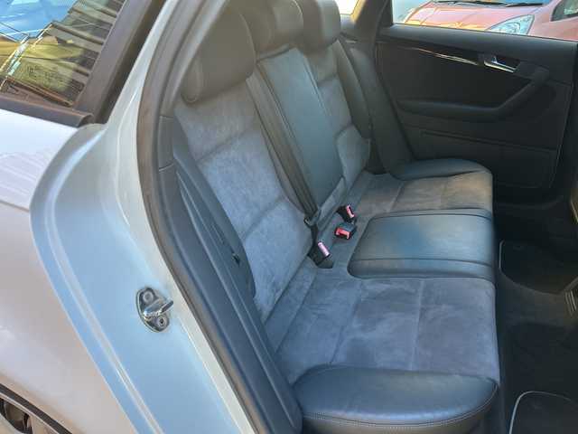 アウディ Ｓ３ スポーツバック 東京都 2009(平21)年 8.8万km 白 純正ナビ/　＜フルセグTV/DVD/CD/Bluetooth＞/ETC/ハーフレザーシート/シートヒーター/パワーシート/前方ドライブレコーダー/パドルシフト/革巻きステアリング/スペアキー/純正フロアマット/取扱説明書/保証書