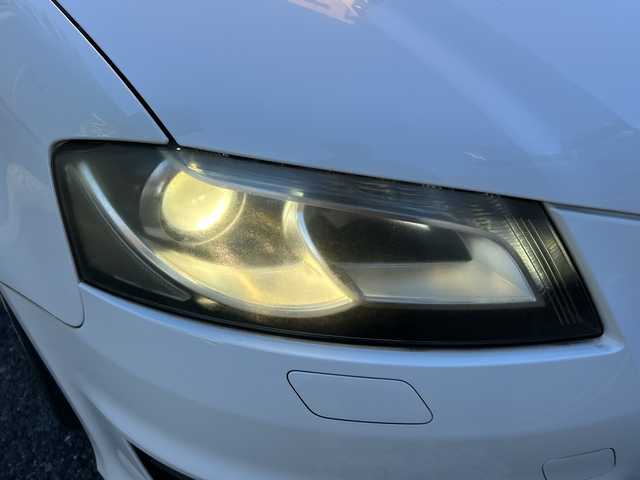 アウディ Ｓ３ スポーツバック 東京都 2009(平21)年 8.8万km 白 純正ナビ/　＜フルセグTV/DVD/CD/Bluetooth＞/ETC/ハーフレザーシート/シートヒーター/パワーシート/前方ドライブレコーダー/パドルシフト/革巻きステアリング/スペアキー/純正フロアマット/取扱説明書/保証書