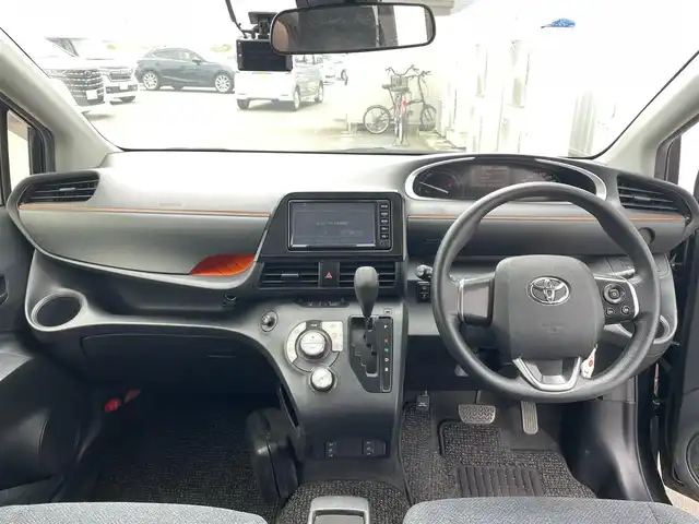 トヨタ シエンタ ハイブリッド X 佐賀県 2017(平29)年 7.1万km ブラックマイカ 純正ナビ（フルセグTV・CD・Bluetooth）/バックカメラ/左側パワースライドドア/トヨタセーフティーセンス/衝突軽減システム/レーンレーンキープアシスト/オートマチックハイビーム/横滑り防止装置/シートヒーター/社外前後ドライブレコーダー（ZDR035）/純正15インチアルミホイール/純正フロアマット/純正ドアバイザー/ETC/リモコンキー/スペアキー