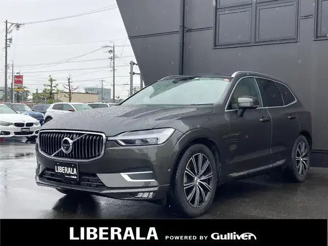 ボルボ ＸＣ６０ B5 AWD インスクリプション 岐阜県 2020(令2)年 2.7万km グレーＭ 電子制御式4輪エアサスペンション/Bowers&Wilkinsプレミアムサウンド/パノラマガラスサンルーフ/City Safety（衝突回避被害軽減ブレーキシステム）/　歩行者・サイクリスト・大型動物検知機能（夜間含む）/　インターセクションサポート（右折時対向車検知機能）/　対向車対応機能/　ステアリングサポート（衝突回避支援機能）/オンカミングレーンミティゲーション/全車速追従機能付ACC/パイロットアシスト/後車衝突回避支援機能付ブラインドスポット/レーンチェンジマージエイド/レーンキーピングエイド/フルアクティブハイビーム/360°ビューカメラ/ヘッドアップ・ディスプレイ/HDDナビゲーションシステム/12セグ地上デジタルTV/ETC2.0対応車載器