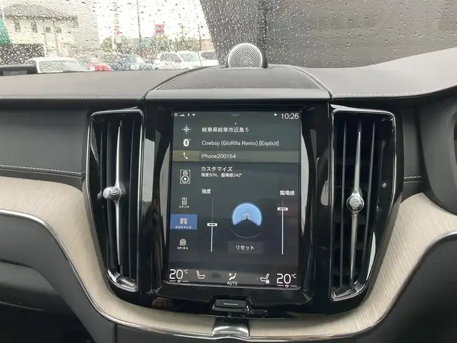 ボルボ ＸＣ６０ B5 AWD インスクリプション 岐阜県 2020(令2)年 2.7万km グレーＭ 電子制御式4輪エアサスペンション/Bowers&Wilkinsプレミアムサウンド/パノラマガラスサンルーフ/City Safety（衝突回避被害軽減ブレーキシステム）/　歩行者・サイクリスト・大型動物検知機能（夜間含む）/　インターセクションサポート（右折時対向車検知機能）/　対向車対応機能/　ステアリングサポート（衝突回避支援機能）/オンカミングレーンミティゲーション/全車速追従機能付ACC/パイロットアシスト/後車衝突回避支援機能付ブラインドスポット/レーンチェンジマージエイド/レーンキーピングエイド/フルアクティブハイビーム/360°ビューカメラ/ヘッドアップ・ディスプレイ/HDDナビゲーションシステム/12セグ地上デジタルTV/ETC2.0対応車載器