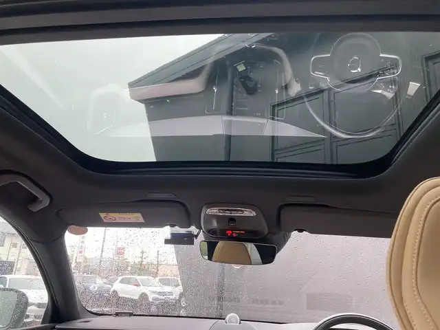 ボルボ ＸＣ６０ B5 AWD インスクリプション 岐阜県 2020(令2)年 2.7万km グレーＭ 電子制御式4輪エアサスペンション/Bowers&Wilkinsプレミアムサウンド/パノラマガラスサンルーフ/City Safety（衝突回避被害軽減ブレーキシステム）/　歩行者・サイクリスト・大型動物検知機能（夜間含む）/　インターセクションサポート（右折時対向車検知機能）/　対向車対応機能/　ステアリングサポート（衝突回避支援機能）/オンカミングレーンミティゲーション/全車速追従機能付ACC/パイロットアシスト/後車衝突回避支援機能付ブラインドスポット/レーンチェンジマージエイド/レーンキーピングエイド/フルアクティブハイビーム/360°ビューカメラ/ヘッドアップ・ディスプレイ/HDDナビゲーションシステム/12セグ地上デジタルTV/ETC2.0対応車載器
