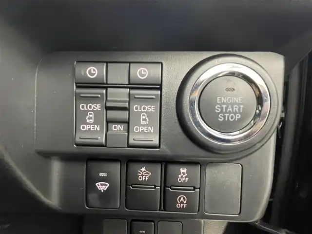 トヨタ ルーミー カスタムG 大分県 2023(令5)年 0.7万km ブラックマイカメタリック 純正９型ナビ　NSZT-Y68T/(CD/DVD/Ｂｌｕｅｔｏｏｔｈ/フルセグＴＶ/SD)/スマートアシストIII/・衝突回避支援ブレーキ機能/・衝突警報機能/・車線逸脱警報機能/・誤発進抑制制御機能/・先行車発進お知らせ機能/・コーナーセンサー/・オートハイビーム/アダプティブクルーズコントロール/パノラミックビューモニター/ビルトインＥＴＣ/ワンオーナー/寒冷地仕様/スマートキー×２/純正ドライブレコーダー/両側パワースライド/オートホールド/電動格納ウィンカーミラー/ドアバイザー/ステアリングリモコン/リアサンシェード