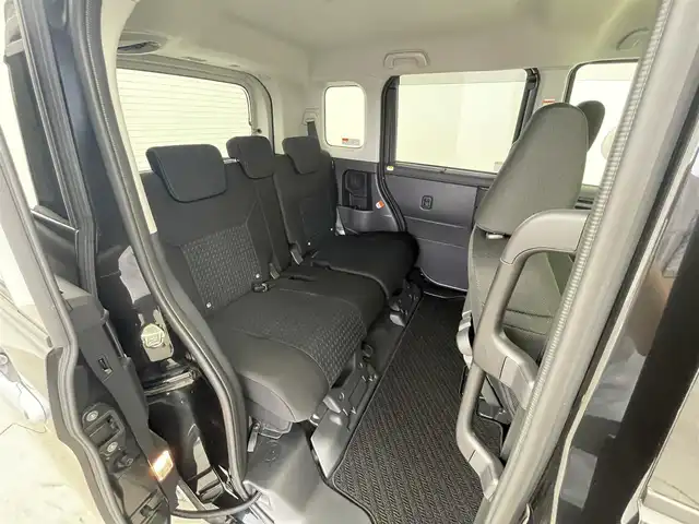 トヨタ ルーミー カスタムG 大分県 2023(令5)年 0.7万km ブラックマイカメタリック 純正９型ナビ　NSZT-Y68T/(CD/DVD/Ｂｌｕｅｔｏｏｔｈ/フルセグＴＶ/SD)/スマートアシストIII/・衝突回避支援ブレーキ機能/・衝突警報機能/・車線逸脱警報機能/・誤発進抑制制御機能/・先行車発進お知らせ機能/・コーナーセンサー/・オートハイビーム/アダプティブクルーズコントロール/パノラミックビューモニター/ビルトインＥＴＣ/ワンオーナー/寒冷地仕様/スマートキー×２/純正ドライブレコーダー/両側パワースライド/オートホールド/電動格納ウィンカーミラー/ドアバイザー/ステアリングリモコン/リアサンシェード