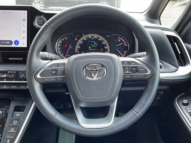 トヨタ ヴォクシー S－Z 道北・旭川 2022(令4)年 3.2万km ホワイトパールクリスタルシャイン ・４WD/・禁煙車/・寒冷地仕様/・10.5インチ純正ナビ/CD/DVD/フルセグTV/BT/USB/HDMI/ミラーキャスト/・純正フリップダウンモニター/・両側電動スライドドア/・助手席側ユニバーサルステップ/・電動リアゲート/・前席シートヒーター/・バックカメラ////トヨタセーフティセンス////・プリクラッシュセーフティ/・レーントレーニングアシスト/・レーンディパーチャーアラート/・レーダークルーズコントロール/・アダプティブハイビームシステム/・プロアクティブドライビングアシスト/・発進遅れ告知機能/・緊急時操舵支援/・フロントクロストラフィックアラート/・ステアリングヒーター/・前後コーナーセンサー/・前方ドライブレコーダー/・LEDヘッドライト/・純正フロアマット/・ビルトインETC/・ミラーヒーター/・スペアキー/・保証書＆取扱説明書/・社外AW冬タイヤ積込