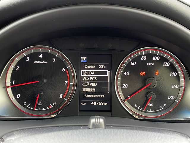 トヨタ ハリアー プレミアム 山形県 2017(平29)年 4.9万km ホワイトパールクリスタルシャイン 純正9インチナビ/（CD/DVD/Bluetooth/フルセグTV)/Toyota Safety Sense/・オートハイビーム/・レーンディパーチャーアラート/・プリクラッシュセーフティ/・レーダークルーズコントロール/電動パーキングブレーキ/オートブレーキホールド/バックカメラ/ビルトインETC2.0/前方ドラレコ/パワーバックドア/ハーフレザーシート/運転席パワーシート/LEDヘッドライト/オートライト/アイドリングストップ/MTモード付AT/プッシュスタート/スマートキー×２