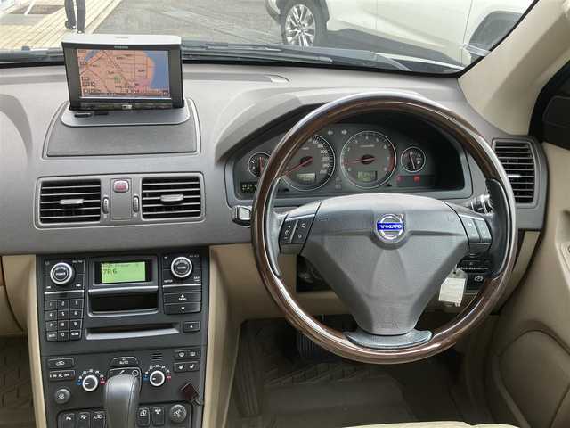 ボルボ ＸＣ９０ 3．2 山口県 2007(平19)年 12.2万km 黒 フロアマット/純正ドアバイザー/純正フォグ(前後)/純正17インチアルミ/ベージュレザーシート/フロントパワーシート/　＆シートヒーター/ルーフレール/ウィンカーミラー/パーキングアシスタンス