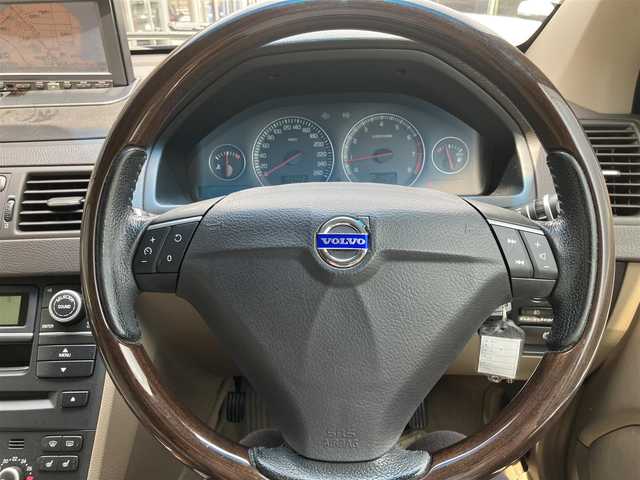 ボルボ ＸＣ９０ 3．2 山口県 2007(平19)年 12.2万km 黒 フロアマット/純正ドアバイザー/純正フォグ(前後)/純正17インチアルミ/ベージュレザーシート/フロントパワーシート/　＆シートヒーター/ルーフレール/ウィンカーミラー/パーキングアシスタンス