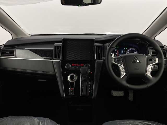 三菱 デリカＤ：５ シャモニー 新潟県 2025(令7)年 0.1千km 黒 4WD/e-Assist/登録済未使用車/マルチアラウンドモニター/両側パワースライドドア/パワーバックドア/レーダークルーズコントロール/LEDオートライト/ハーフレザーシート/シートヒーター/純正18インチアルミホイール/パドルシフト/ブラインドスポットウォーニング/ステアリングヒーター/スマートキー