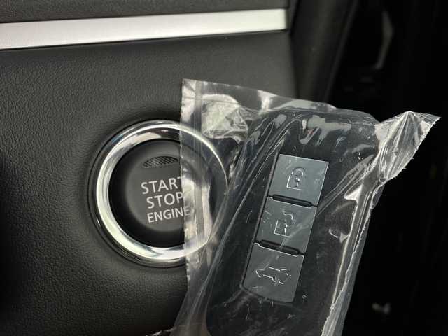 三菱 デリカＤ：５ シャモニー 新潟県 2025(令7)年 0.1千km 黒 4WD/e-Assist/登録済未使用車/マルチアラウンドモニター/両側パワースライドドア/パワーバックドア/レーダークルーズコントロール/LEDオートライト/ハーフレザーシート/シートヒーター/純正18インチアルミホイール/パドルシフト/ブラインドスポットウォーニング/ステアリングヒーター/スマートキー