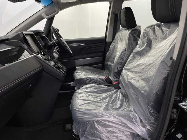 三菱 デリカＤ：５ シャモニー 新潟県 2025(令7)年 0.1千km 黒 4WD/e-Assist/登録済未使用車/マルチアラウンドモニター/両側パワースライドドア/パワーバックドア/レーダークルーズコントロール/LEDオートライト/ハーフレザーシート/シートヒーター/純正18インチアルミホイール/パドルシフト/ブラインドスポットウォーニング/ステアリングヒーター/スマートキー