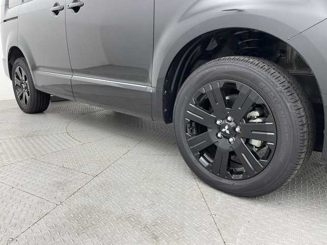 三菱 デリカＤ：５ シャモニー 新潟県 2025(令7)年 0.1千km 黒 4WD/e-Assist/登録済未使用車/マルチアラウンドモニター/両側パワースライドドア/パワーバックドア/レーダークルーズコントロール/LEDオートライト/ハーフレザーシート/シートヒーター/純正18インチアルミホイール/パドルシフト/ブラインドスポットウォーニング/ステアリングヒーター/スマートキー