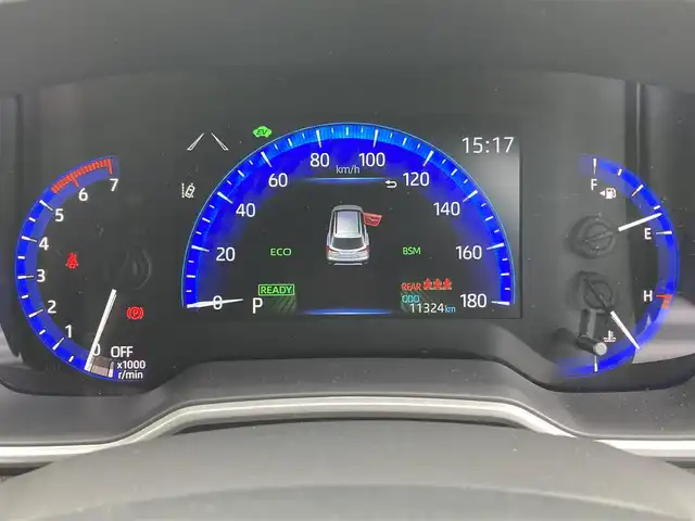 トヨタ カローラ クロス ハイブリッド Z 香川県 2023(令5)年 1.2万km プラチナホワイトパールマイカ ワンオーナー/トヨタセーフティー/・プリクラッシュ/・LTA/純正9インチDA/パノラマルーフ/バックカメラ/ハーフレザーシート/パワーシート/シートヒーター/パワーバックドア/革巻きステアリング/ステアリングリモコン/レーダークルーズ/BSM/LEDライト/スマートキー