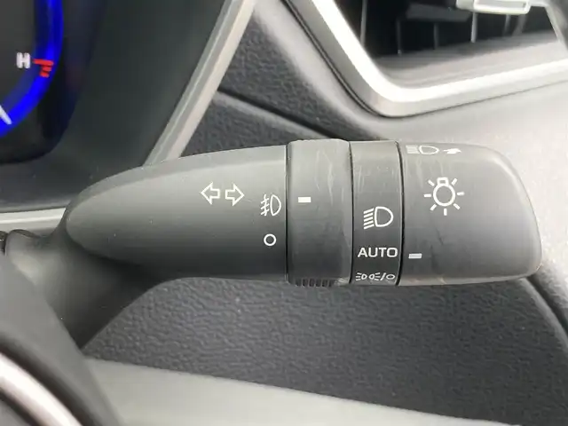 トヨタ カローラ クロス ハイブリッド Z 香川県 2023(令5)年 1.2万km プラチナホワイトパールマイカ ワンオーナー/トヨタセーフティー/・プリクラッシュ/・LTA/純正9インチDA/パノラマルーフ/バックカメラ/ハーフレザーシート/パワーシート/シートヒーター/パワーバックドア/革巻きステアリング/ステアリングリモコン/レーダークルーズ/BSM/LEDライト/スマートキー