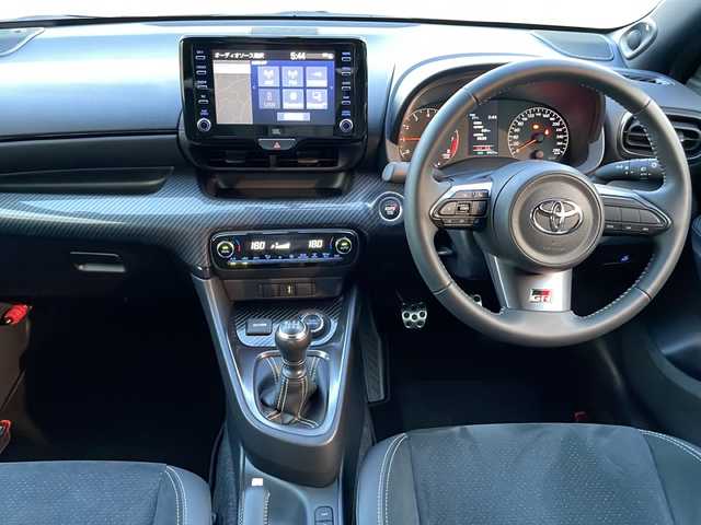 トヨタ ＧＲヤリス RZ ハイパフォーマンス 静岡県 2022(令4)年 0.6万km プラチナホワイトパールマイカ DAナビ/JBLサウンドシステム/Bluetooth/専用シート/純正18インチAW/LEDヘッドライト/オートライト/スマートキー/ビルトインETC/保証書/取説