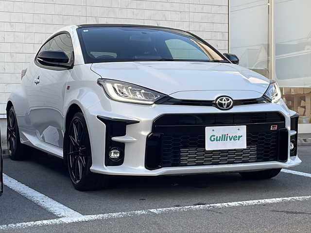 トヨタ ＧＲヤリス RZ ハイパフォーマンス 静岡県 2022(令4)年 0.6万km プラチナホワイトパールマイカ DAナビ/JBLサウンドシステム/Bluetooth/専用シート/純正18インチAW/LEDヘッドライト/オートライト/スマートキー/ビルトインETC/保証書/取説