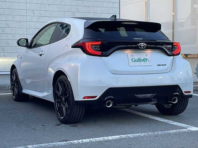 トヨタ ＧＲヤリス RZ ハイパフォーマンス 静岡県 2022(令4)年 0.6万km プラチナホワイトパールマイカ DAナビ/JBLサウンドシステム/Bluetooth/専用シート/純正18インチAW/LEDヘッドライト/オートライト/スマートキー/ビルトインETC/保証書/取説