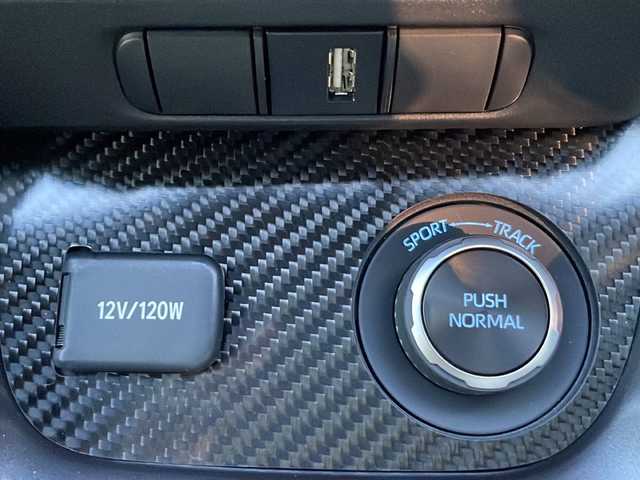 トヨタ ＧＲヤリス RZ ハイパフォーマンス 静岡県 2022(令4)年 0.6万km プラチナホワイトパールマイカ DAナビ/JBLサウンドシステム/Bluetooth/専用シート/純正18インチAW/LEDヘッドライト/オートライト/スマートキー/ビルトインETC/保証書/取説