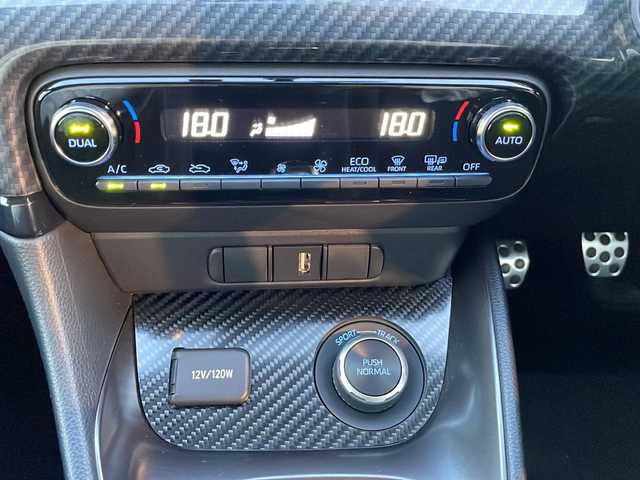 トヨタ ＧＲヤリス RZ ハイパフォーマンス 静岡県 2022(令4)年 0.6万km プラチナホワイトパールマイカ DAナビ/JBLサウンドシステム/Bluetooth/専用シート/純正18インチAW/LEDヘッドライト/オートライト/スマートキー/ビルトインETC/保証書/取説