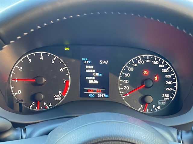 トヨタ ＧＲヤリス RZ ハイパフォーマンス 静岡県 2022(令4)年 0.6万km プラチナホワイトパールマイカ DAナビ/JBLサウンドシステム/Bluetooth/専用シート/純正18インチAW/LEDヘッドライト/オートライト/スマートキー/ビルトインETC/保証書/取説