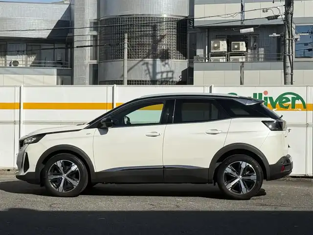 プジョー ３００８ GT ブルー HDi 愛知県 2021(令3)年 1.9万km BLANC NACRE /正規ディーラー車//禁煙車//ワンオーナー//8インチタッチスクリーンナビ//フルセグ/BT/USB//CarPlay/AndroidAuto//バックカメラ/左サイドカメラ//ETC//前後ドライブレコーダー//ワイヤレス充電//テップレザー×アルカンターラシート//D席メモリー付電動シート＆マルチポイントランバーサポート//マッサージ機能付き//シートヒーター//ハンズフリー電動テールゲート//ADAS//アクティブセーフティブレーキ//ブラインドスポットモニター//トラフィックサインインフォメーション//パーキングセンサー//疲労検知システム//レーダークルーズコントロール//スピードリミッター//フルLEDヘッドライト//フォグランプ//インテリジェントハイビーム//アダクティブライト//アンビエントライト//パドルシフト//ドライブモード//Sport/Normal/Eco/Sand/Mud/Snow//TRC//アドバンスドグリップコントロール//ルーフレール//純正18インチAW//スペアタイヤ//オートリトラクタブルウィンカーミラー//革巻きステアリング//ステアスイッチ//プッシュスタート//スペアスマートキー//純正フロアマット/ラゲージマット//保証書/取扱説明書//D記録簿R4.5.6