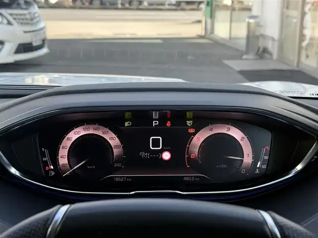 プジョー ３００８ GT ブルー HDi 愛知県 2021(令3)年 1.9万km BLANC NACRE /正規ディーラー車//禁煙車//ワンオーナー//8インチタッチスクリーンナビ//フルセグ/BT/USB//CarPlay/AndroidAuto//バックカメラ/左サイドカメラ//ETC//前後ドライブレコーダー//ワイヤレス充電//テップレザー×アルカンターラシート//D席メモリー付電動シート＆マルチポイントランバーサポート//マッサージ機能付き//シートヒーター//ハンズフリー電動テールゲート//ADAS//アクティブセーフティブレーキ//ブラインドスポットモニター//トラフィックサインインフォメーション//パーキングセンサー//疲労検知システム//レーダークルーズコントロール//スピードリミッター//フルLEDヘッドライト//フォグランプ//インテリジェントハイビーム//アダクティブライト//アンビエントライト//パドルシフト//ドライブモード//Sport/Normal/Eco/Sand/Mud/Snow//TRC//アドバンスドグリップコントロール//ルーフレール//純正18インチAW//スペアタイヤ//オートリトラクタブルウィンカーミラー//革巻きステアリング//ステアスイッチ//プッシュスタート//スペアスマートキー//純正フロアマット/ラゲージマット//保証書/取扱説明書//D記録簿R4.5.6