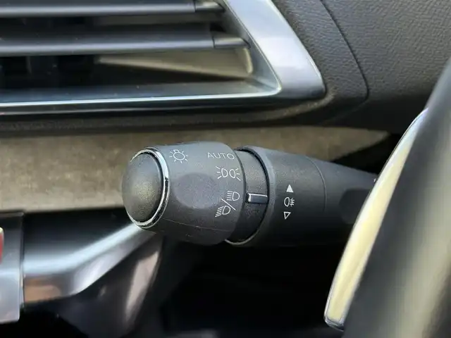 プジョー ３００８ GT ブルー HDi 愛知県 2021(令3)年 1.9万km BLANC NACRE /正規ディーラー車//禁煙車//ワンオーナー//8インチタッチスクリーンナビ//フルセグ/BT/USB//CarPlay/AndroidAuto//バックカメラ/左サイドカメラ//ETC//前後ドライブレコーダー//ワイヤレス充電//テップレザー×アルカンターラシート//D席メモリー付電動シート＆マルチポイントランバーサポート//マッサージ機能付き//シートヒーター//ハンズフリー電動テールゲート//ADAS//アクティブセーフティブレーキ//ブラインドスポットモニター//トラフィックサインインフォメーション//パーキングセンサー//疲労検知システム//レーダークルーズコントロール//スピードリミッター//フルLEDヘッドライト//フォグランプ//インテリジェントハイビーム//アダクティブライト//アンビエントライト//パドルシフト//ドライブモード//Sport/Normal/Eco/Sand/Mud/Snow//TRC//アドバンスドグリップコントロール//ルーフレール//純正18インチAW//スペアタイヤ//オートリトラクタブルウィンカーミラー//革巻きステアリング//ステアスイッチ//プッシュスタート//スペアスマートキー//純正フロアマット/ラゲージマット//保証書/取扱説明書//D記録簿R4.5.6