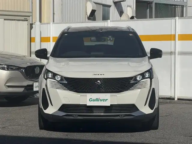 プジョー ３００８ GT ブルー HDi 愛知県 2021(令3)年 1.9万km BLANC NACRE /正規ディーラー車//禁煙車//ワンオーナー//8インチタッチスクリーンナビ//フルセグ/BT/USB//CarPlay/AndroidAuto//バックカメラ/左サイドカメラ//ETC//前後ドライブレコーダー//ワイヤレス充電//テップレザー×アルカンターラシート//D席メモリー付電動シート＆マルチポイントランバーサポート//マッサージ機能付き//シートヒーター//ハンズフリー電動テールゲート//ADAS//アクティブセーフティブレーキ//ブラインドスポットモニター//トラフィックサインインフォメーション//パーキングセンサー//疲労検知システム//レーダークルーズコントロール//スピードリミッター//フルLEDヘッドライト//フォグランプ//インテリジェントハイビーム//アダクティブライト//アンビエントライト//パドルシフト//ドライブモード//Sport/Normal/Eco/Sand/Mud/Snow//TRC//アドバンスドグリップコントロール//ルーフレール//純正18インチAW//スペアタイヤ//オートリトラクタブルウィンカーミラー//革巻きステアリング//ステアスイッチ//プッシュスタート//スペアスマートキー//純正フロアマット/ラゲージマット//保証書/取扱説明書//D記録簿R4.5.6