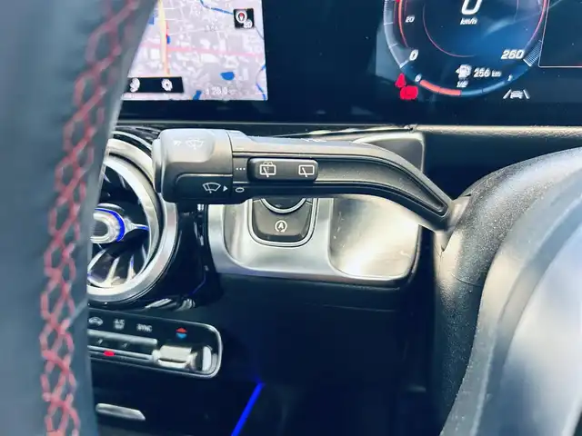 メルセデス・ベンツ ＧＬＢ２００ｄ AMGライン 大阪府 2020(令2)年 3.9万km コスモスブラック レーダーセーフティP/パノラマサンルーフ/ハーフレザー/メモリ付きパワーシート/シートヒーター/純正ナビ/TV/360度カメラ/ACC/ブラインドスポット/純正19インチAW/LEDヘッドライト/アンビエントライト/電動リアゲート/クリアランスソナー/ワイヤレス充電/パドルシフト/ルーフレール/ETC/ドラレコ