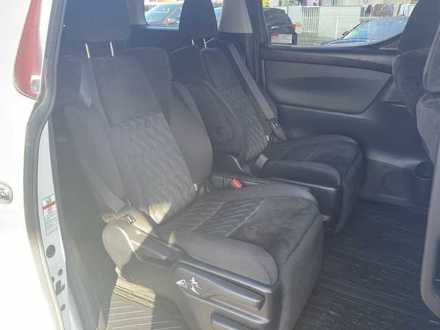 トヨタ アルファード S 宮崎県 2020(令2)年 13.9万km ホワイトパールクリスタルシャイン ディスプレイオーディオ ETC 前方ドラレコ USB入力端子 後席モニター バックカメラ Bluetooth 両側パワースライドドア フルセグTV 3列シート LEDライト オートライト  純正フロアマット 純正アルミホイール ワンオーナー