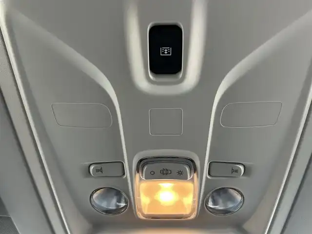 シトロエン シトロエン ベルランゴ シャイン ブルーHDi 福岡県 2022(令4)年 1.4万km サーブル ワンオーナー/純正ナビ（AM/FM/USB/iPod)/ブラインドスポットモニター/バックカメラ/パノラミックガラスルーフ/前後ドライブレコーダー/アクティブクルーズコントロール/ルーフレール/ETC/本革巻きステアリング/アクティブセーフティブレーキ/トラクションコントロール/インテリジェントハイビーム/パーキングセンサー/両側スライドドア/純正フロアマット/純正15インチアルミホイール/スペアキー×１/取扱説明書/保証書