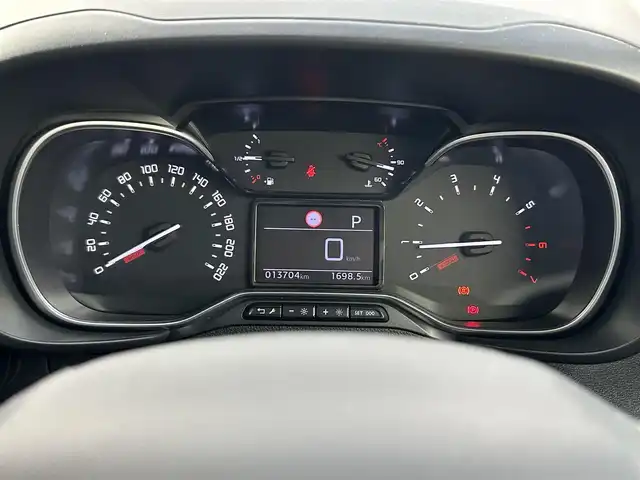 シトロエン シトロエン ベルランゴ シャイン ブルーHDi 福岡県 2022(令4)年 1.4万km サーブル ワンオーナー/純正ナビ（AM/FM/USB/iPod)/ブラインドスポットモニター/バックカメラ/パノラミックガラスルーフ/前後ドライブレコーダー/アクティブクルーズコントロール/ルーフレール/ETC/本革巻きステアリング/アクティブセーフティブレーキ/トラクションコントロール/インテリジェントハイビーム/パーキングセンサー/両側スライドドア/純正フロアマット/純正15インチアルミホイール/スペアキー×１/取扱説明書/保証書