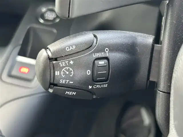 シトロエン シトロエン ベルランゴ シャイン ブルーHDi 福岡県 2022(令4)年 1.4万km サーブル ワンオーナー/純正ナビ（AM/FM/USB/iPod)/ブラインドスポットモニター/バックカメラ/パノラミックガラスルーフ/前後ドライブレコーダー/アクティブクルーズコントロール/ルーフレール/ETC/本革巻きステアリング/アクティブセーフティブレーキ/トラクションコントロール/インテリジェントハイビーム/パーキングセンサー/両側スライドドア/純正フロアマット/純正15インチアルミホイール/スペアキー×１/取扱説明書/保証書
