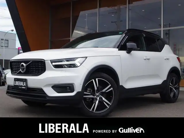 ボルボ ＸＣ４０ T4 AWD Rデザイン 岐阜県 2020(令2)年 2.3万km パール ワンオーナー/HDDナビゲーションシステム/　フルセグTV　Bluetooth　Applecarplay　AndroidAuto/歩行者サイクリスト大型動物検知機能/全車速追従機能付ACC/右折時対向車検知機能/被追突時警告機能/クロストラフィックアラート/ブラインドスポットインフォメーションシステム/レーンチェンジマージエイド/パイロットアシスト　車線維持支援機能/レーンキーピングエイド/対向車線衝突回避支援機能/ロードサインインフォメーション/360°ビューカメラ/パークアシストパイロット/電動プリクラッシュテンショナー付フロントシートベルト/衝撃吸収機構付フロントシート
