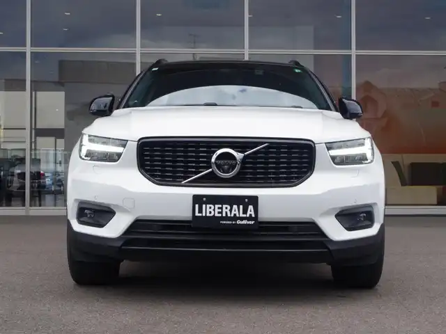 ボルボ ＸＣ４０ T4 AWD Rデザイン 岐阜県 2020(令2)年 2.3万km パール ワンオーナー/HDDナビゲーションシステム/　フルセグTV　Bluetooth　Applecarplay　AndroidAuto/歩行者サイクリスト大型動物検知機能/全車速追従機能付ACC/右折時対向車検知機能/被追突時警告機能/クロストラフィックアラート/ブラインドスポットインフォメーションシステム/レーンチェンジマージエイド/パイロットアシスト　車線維持支援機能/レーンキーピングエイド/対向車線衝突回避支援機能/ロードサインインフォメーション/360°ビューカメラ/パークアシストパイロット/電動プリクラッシュテンショナー付フロントシートベルト/衝撃吸収機構付フロントシート