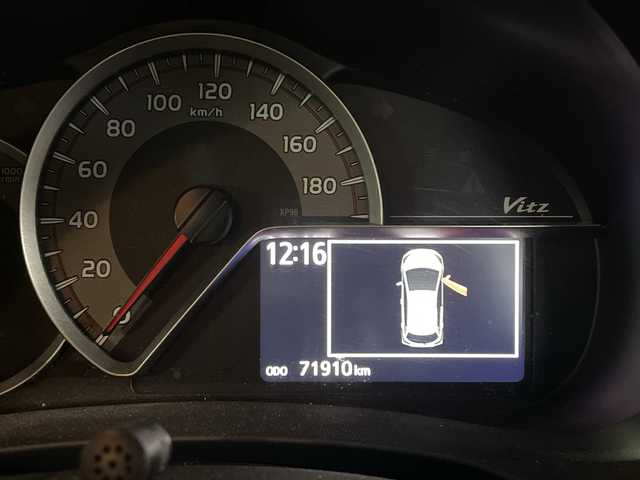 トヨタ ヴィッツ F 愛知県 2015(平27)年 7.2万km シルバーM