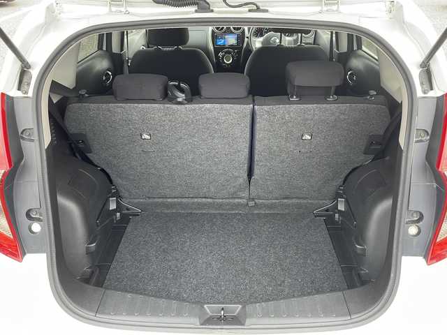 日産 ノート X DIG－S 島根県 2014(平26)年 6.3万km ブリリアントホワイトパール ケンウッドナビ/フルセグTV/ETC/ドライブレコーダー/SRSエアバッグ/エコスーパーチャージャー/アイドリングストップ/オートエアコン/トリコットシート/プライバシーガラス/スマートキー/エンジンプッシュスターター/イモビライザー/禁煙車