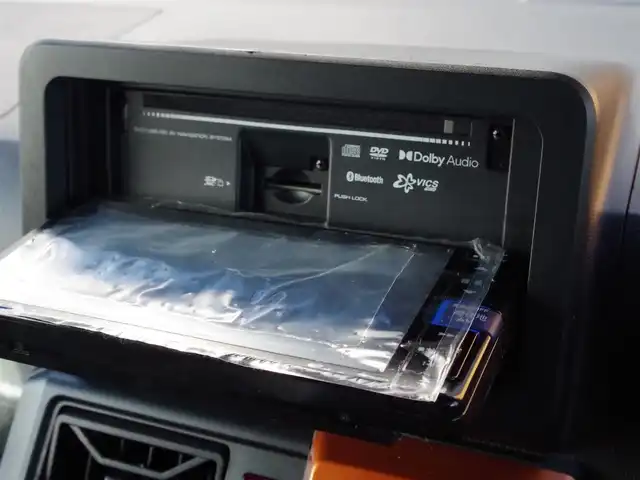 ダイハツ タフト G ターボ 埼玉県 2021(令3)年 2.7万km フォレストカーキメタリック 社外ナビ/フルセグTV/バックカメラ/ETC/ドライブレコーダー/アダプティプクルーズコントロール/ecoIDOL/スマートアシスト/SRSエアバッグ/ターボ/LEDヘッドランプ/LEDフロントフォグランプ/革巻きステアリングホイール/シートヒーター/シートアンダートレイ/純正15インチアルミホイール/スカイフィールトップ/無塗装ルーフレール