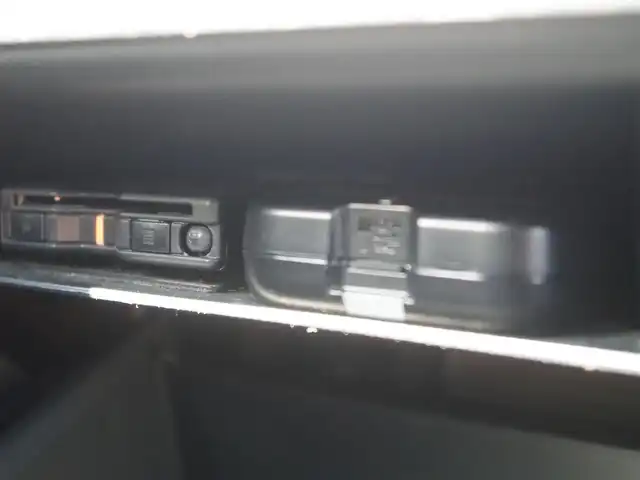 ダイハツ タフト G ターボ 埼玉県 2021(令3)年 2.7万km フォレストカーキメタリック 社外ナビ/フルセグTV/バックカメラ/ETC/ドライブレコーダー/アダプティプクルーズコントロール/ecoIDOL/スマートアシスト/SRSエアバッグ/ターボ/LEDヘッドランプ/LEDフロントフォグランプ/革巻きステアリングホイール/シートヒーター/シートアンダートレイ/純正15インチアルミホイール/スカイフィールトップ/無塗装ルーフレール