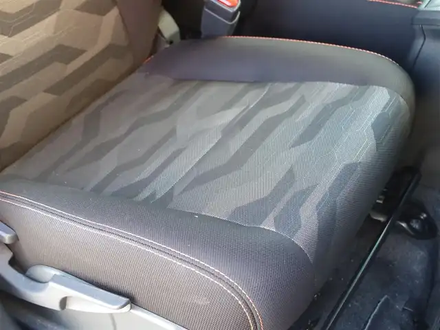 ダイハツ タフト G ターボ 埼玉県 2021(令3)年 2.7万km フォレストカーキメタリック 社外ナビ/フルセグTV/バックカメラ/ETC/ドライブレコーダー/アダプティプクルーズコントロール/ecoIDOL/スマートアシスト/SRSエアバッグ/ターボ/LEDヘッドランプ/LEDフロントフォグランプ/革巻きステアリングホイール/シートヒーター/シートアンダートレイ/純正15インチアルミホイール/スカイフィールトップ/無塗装ルーフレール