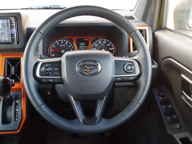 ダイハツ タフト G ターボ 埼玉県 2021(令3)年 2.7万km フォレストカーキメタリック 社外ナビ/フルセグTV/バックカメラ/ETC/ドライブレコーダー/アダプティプクルーズコントロール/ecoIDOL/スマートアシスト/SRSエアバッグ/ターボ/LEDヘッドランプ/LEDフロントフォグランプ/革巻きステアリングホイール/シートヒーター/シートアンダートレイ/純正15インチアルミホイール/スカイフィールトップ/無塗装ルーフレール