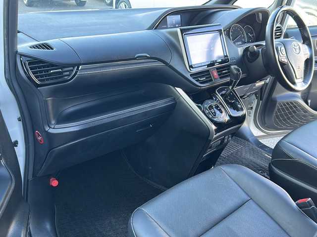 トヨタ エスクァイア Gi 福島県 2015(平27)年 8.3万km ホワイトパールクリスタルシャイン ワンオナ　純正ＳＤナビ　バックＣ　フルセグ　ＢＴ　両側パワスラ　ＬＥＤヘッドライト　オートハイビーム　寒冷地仕様　前席シートヒーター　２１年式冬タイヤ付純正ＡＷ車載　クルコン　ビルトＥＴＣ　黒革シート