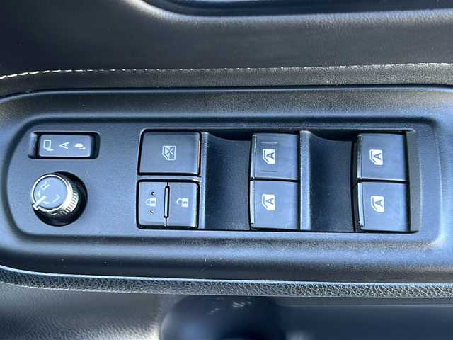 トヨタ エスクァイア Gi 福島県 2015(平27)年 8.3万km ホワイトパールクリスタルシャイン ワンオナ　純正ＳＤナビ　バックＣ　フルセグ　ＢＴ　両側パワスラ　ＬＥＤヘッドライト　オートハイビーム　寒冷地仕様　前席シートヒーター　２１年式冬タイヤ付純正ＡＷ車載　クルコン　ビルトＥＴＣ　黒革シート