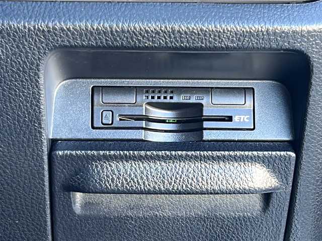 トヨタ エスクァイア Gi 福島県 2015(平27)年 8.3万km ホワイトパールクリスタルシャイン ワンオナ　純正ＳＤナビ　バックＣ　フルセグ　ＢＴ　両側パワスラ　ＬＥＤヘッドライト　オートハイビーム　寒冷地仕様　前席シートヒーター　２１年式冬タイヤ付純正ＡＷ車載　クルコン　ビルトＥＴＣ　黒革シート