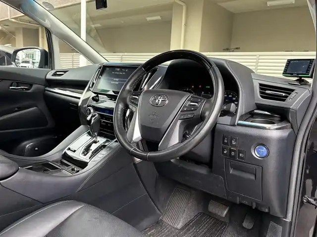 トヨタ アルファードハイブリット SR Cパッケージ 大阪府 2018(平30)年 9.5万km スパークリングブラックパールクリスタルシャイン 法人ワンオーナー/OP:ツインムーンルーフ/OP:T-Connect SDナビ/・AM/FM/CD/DVD/BT/フルセグTV/HDMI/OP:JBLプレミアムサウンド/OP:パノラミックビューモニター/OP:12/1型リアエンターテイメント/OP:デジタルインナーミラー/OP:ブラインドスポットモニター/OP:リアクロストラフィックアラート/OP:2眼LEDヘッドランプ/OP:LEDシーケンシュアル/黒革シート(エグゼクティブシート)/メモリ付きパワーシート/シートヒーター/エアシート/両側電動スライド/電動リアゲート/ドライブレコーダー（DC-DR511）/レーダー探知機（ZERO705V）/トヨタセーフティーセンス/・プリクラッシュセーフティー/・レーントレーシングアシスト/・レーダークルーズコントロール/・ロードサインアシスト/・オートマチックハイビーム/・インテリジェントクリアランスソナー/保証書/取扱説明書/記録簿R1/R2/R3/R4/R5/R6
