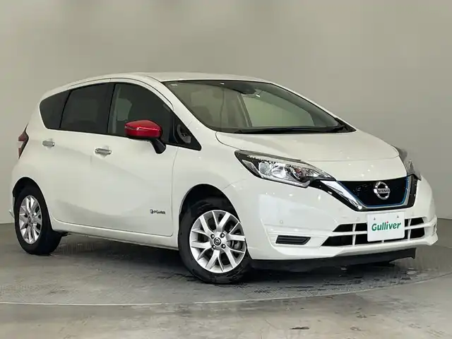 日産 ノート e－パワー X 栃木県 2020(令2)年 5.2万km ブリリアントホワイトパール メモリーナビ/（CD/DVD/Bluetooth/フルセグTV）/バックモニター/エマージェンシーブレーキ/踏み間違い防止アシスト/ETC/デジタルインナーミラー型前後ドライブレコーダー/オートライト/LEDヘッドライト/横滑り防止装置/フォグランプ/スマートキー/プッシュスタート/電動格納ミラー/純正アルミホイール/純正フロアマット