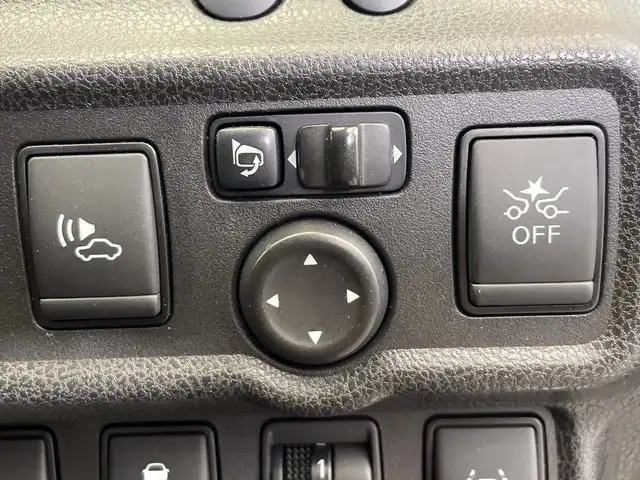 日産 ノート e－パワー X 栃木県 2020(令2)年 5.2万km ブリリアントホワイトパール メモリーナビ/（CD/DVD/Bluetooth/フルセグTV）/バックモニター/エマージェンシーブレーキ/踏み間違い防止アシスト/ETC/デジタルインナーミラー型前後ドライブレコーダー/オートライト/LEDヘッドライト/横滑り防止装置/フォグランプ/スマートキー/プッシュスタート/電動格納ミラー/純正アルミホイール/純正フロアマット