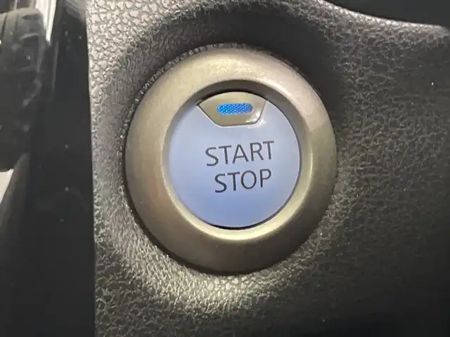 日産 ノート e－パワー X 栃木県 2020(令2)年 5.2万km ブリリアントホワイトパール メモリーナビ/（CD/DVD/Bluetooth/フルセグTV）/バックモニター/エマージェンシーブレーキ/踏み間違い防止アシスト/ETC/デジタルインナーミラー型前後ドライブレコーダー/オートライト/LEDヘッドライト/横滑り防止装置/フォグランプ/スマートキー/プッシュスタート/電動格納ミラー/純正アルミホイール/純正フロアマット