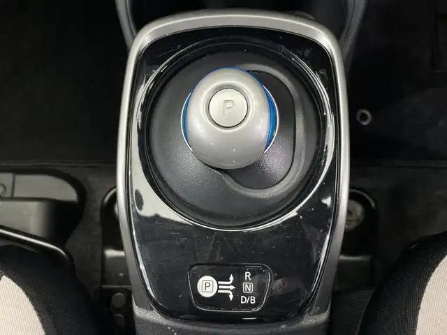 日産 ノート e－パワー X 栃木県 2020(令2)年 5.2万km ブリリアントホワイトパール メモリーナビ/（CD/DVD/Bluetooth/フルセグTV）/バックモニター/エマージェンシーブレーキ/踏み間違い防止アシスト/ETC/デジタルインナーミラー型前後ドライブレコーダー/オートライト/LEDヘッドライト/横滑り防止装置/フォグランプ/スマートキー/プッシュスタート/電動格納ミラー/純正アルミホイール/純正フロアマット